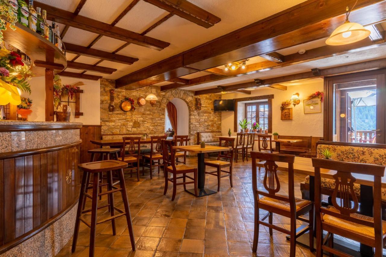 Hotel Des Alpes Saint-Rhemy-En-Bosses Zewnętrze zdjęcie