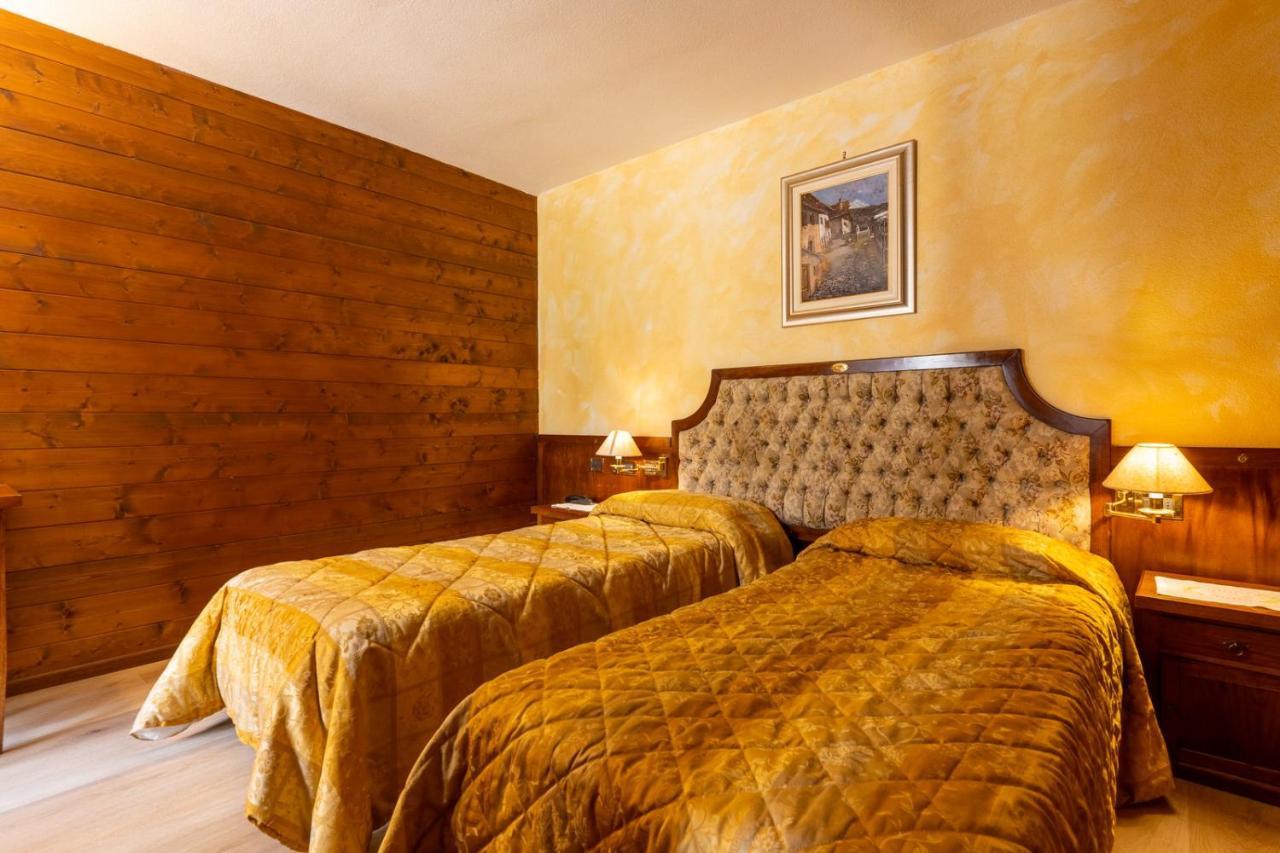 Hotel Des Alpes Saint-Rhemy-En-Bosses Zewnętrze zdjęcie
