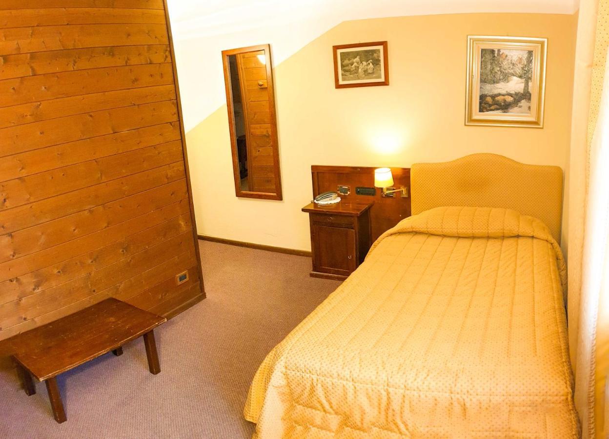Hotel Des Alpes Saint-Rhemy-En-Bosses Zewnętrze zdjęcie